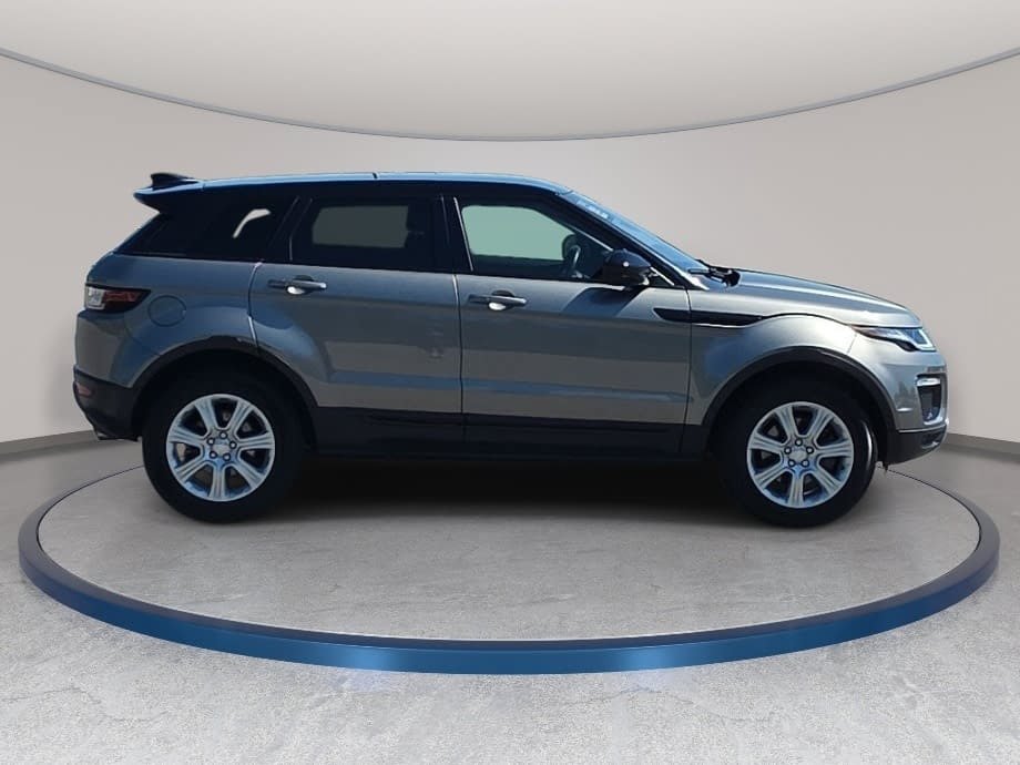 Used 2018 Land Rover Range Rover Evoque SE AWD/4WD image 4