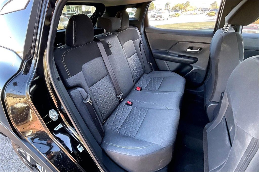 Used 2025 Nissan Kicks SV image 24