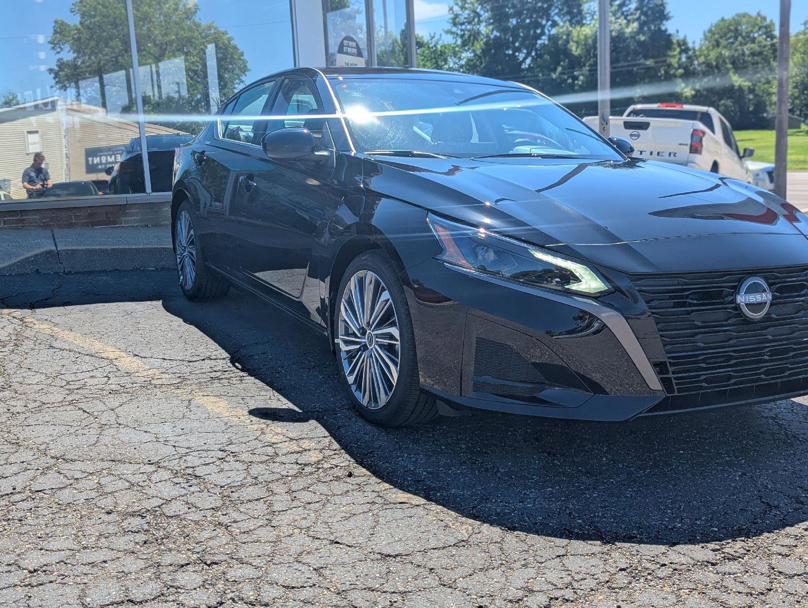 New 2026 Nissan Altima 2.5 SV FWD image 1