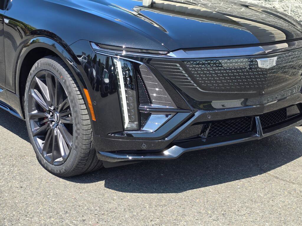 New 2026 Cadillac Lyriq V image 13