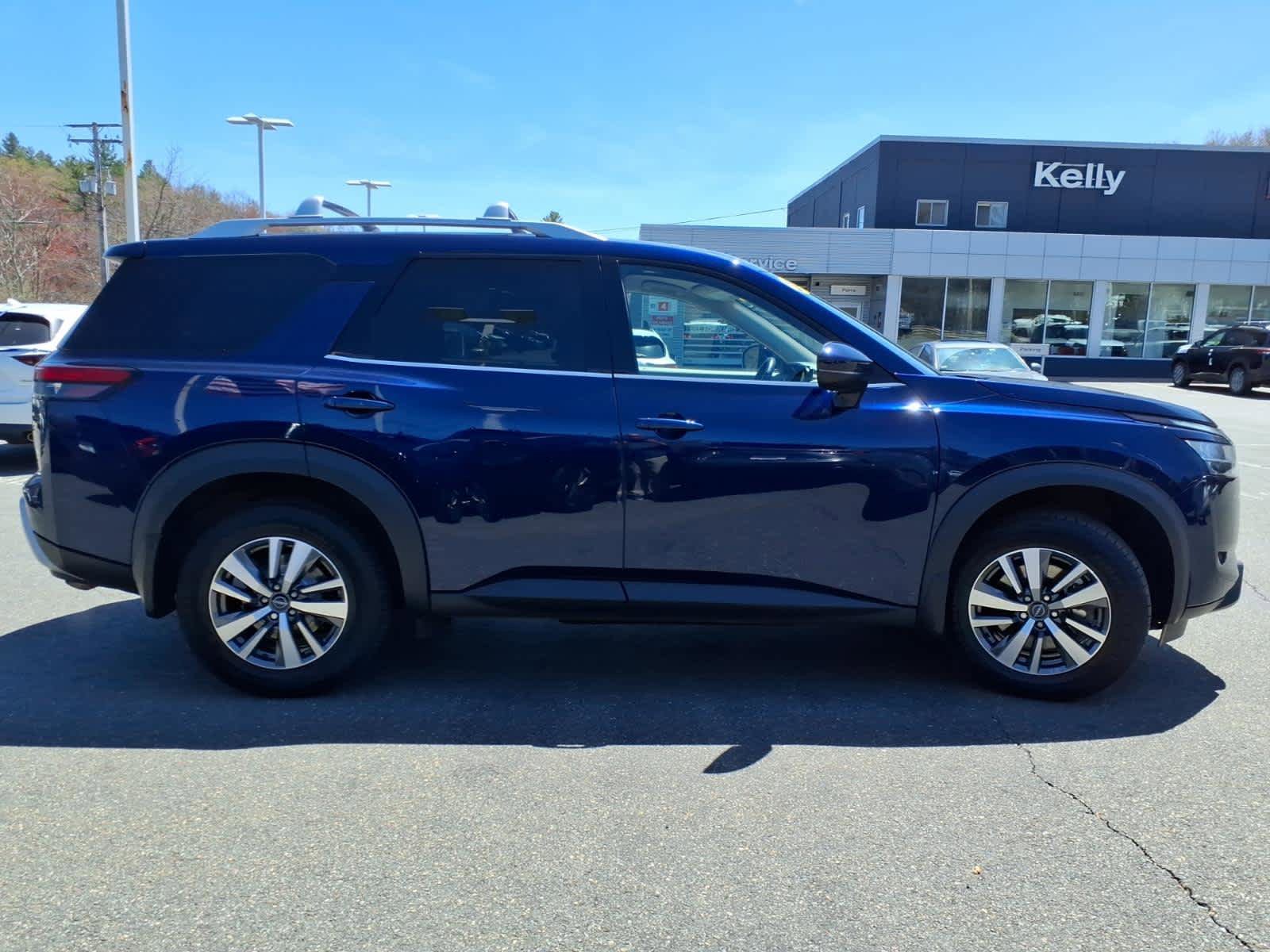 Certified 2024 Nissan Pathfinder SL AWD/4WD image 4