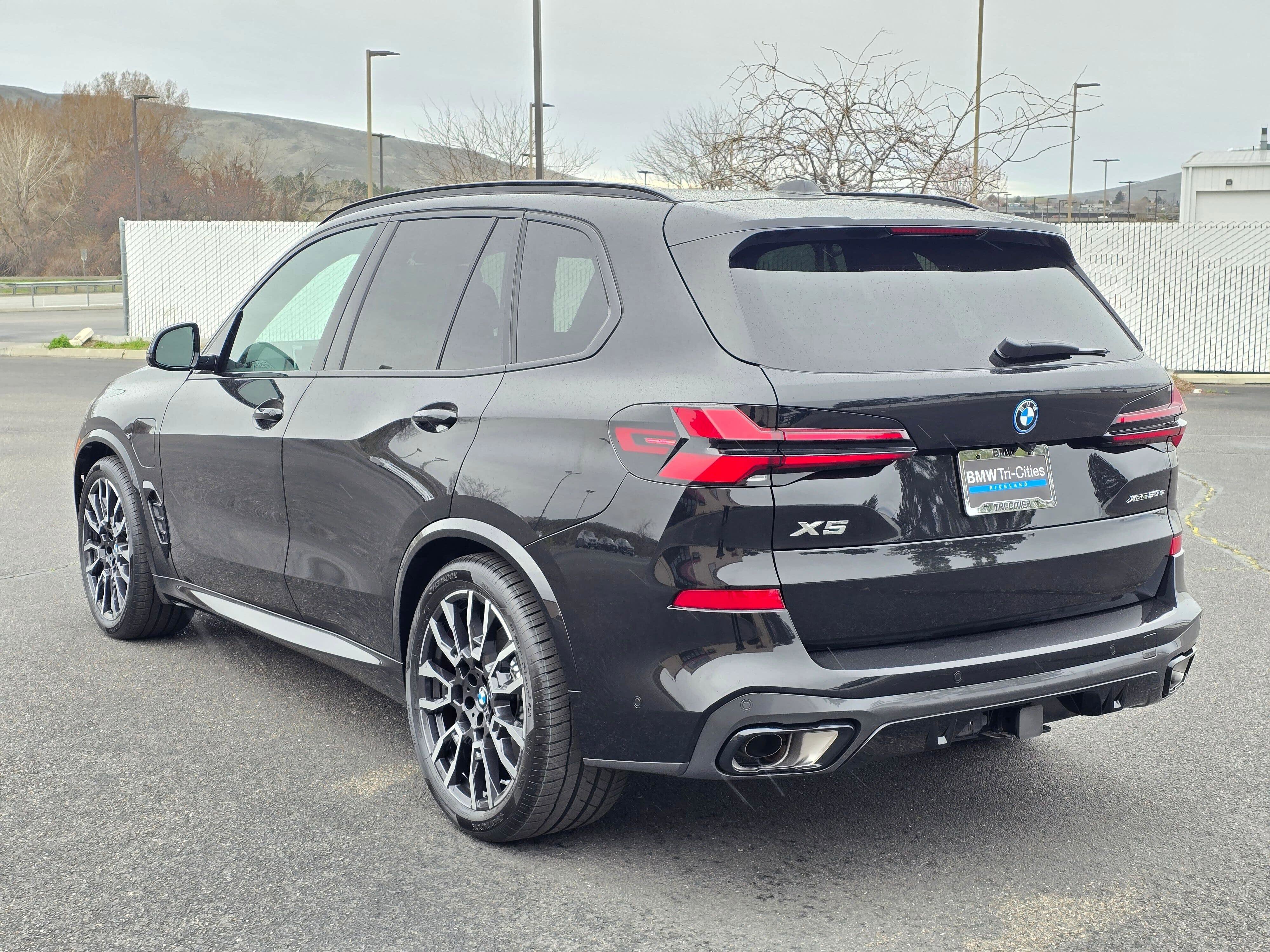 New 2026 BMW X5 xDrive50e w/ Executive Package image 4