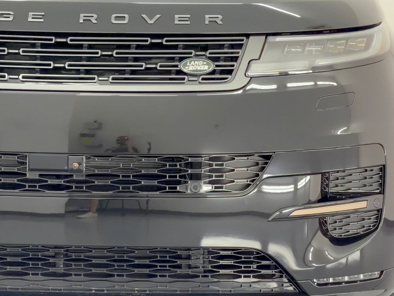 New 2027 Land Rover Range Rover Sport Dynamic SE AWD/4WD image 12