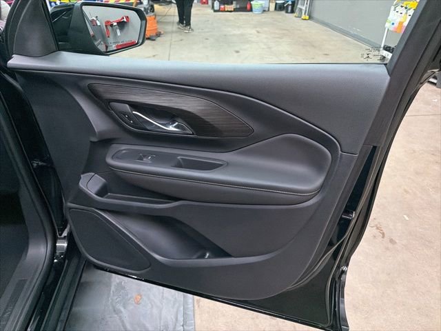 Used 2023 GMC Terrain SLE w/ Driver Convenience Package image 24