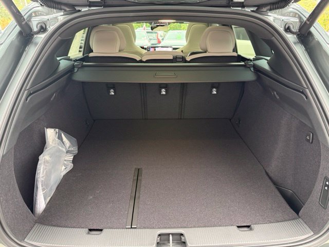 New 2027 Volvo EX60 Ultra AWD/4WD image 6