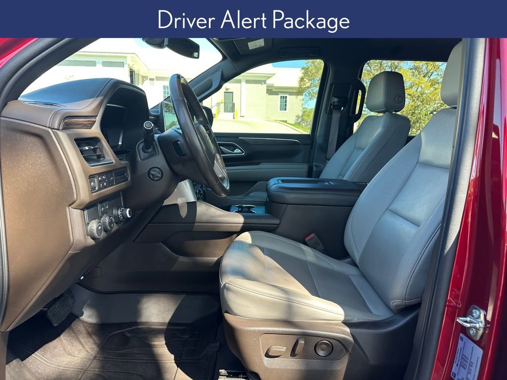 Used 2022 Chevrolet Suburban LT w/ Luxury Package image 7