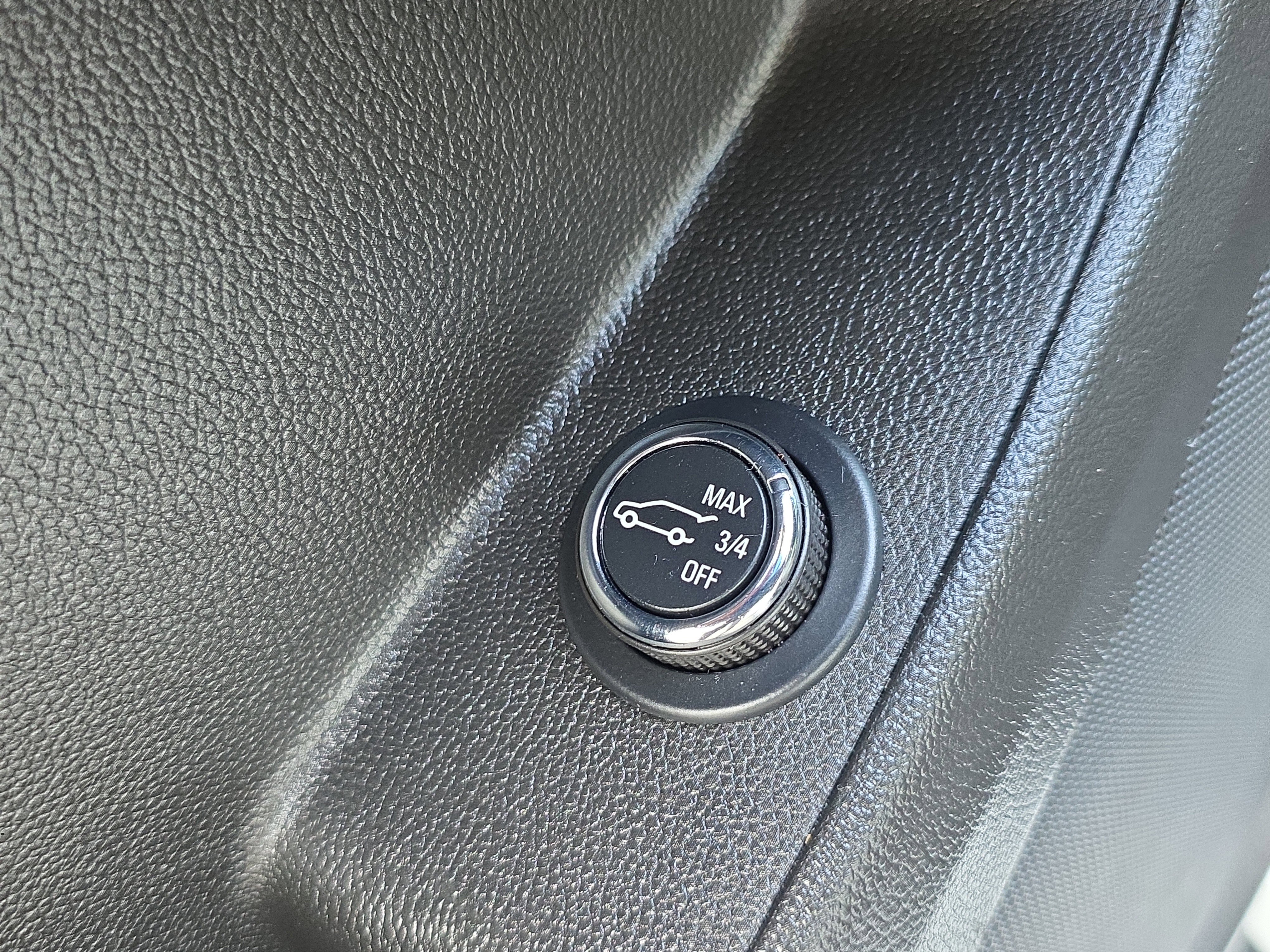 Used 2023 Chevrolet Traverse LT FWD image 22