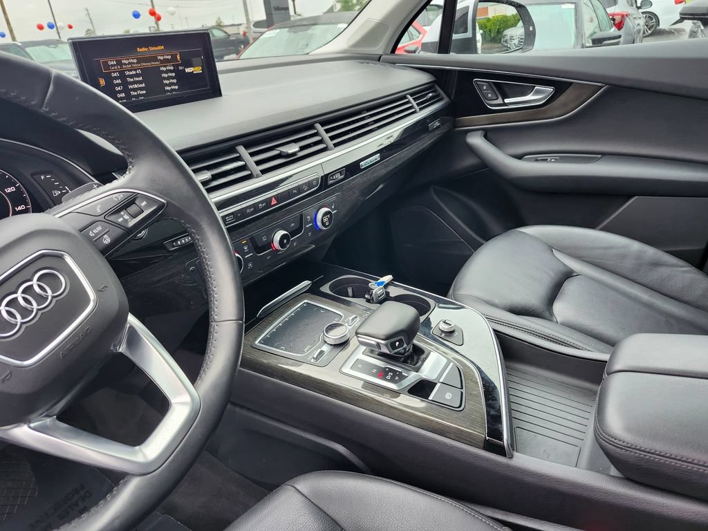 Used 2018 Audi Q7 3.0T Premium Plus w/ Premium Plus Package AWD/4WD image 7