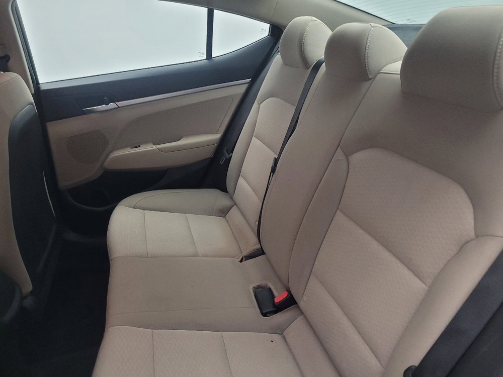 Used 2020 Hyundai Elantra SE FWD image 18