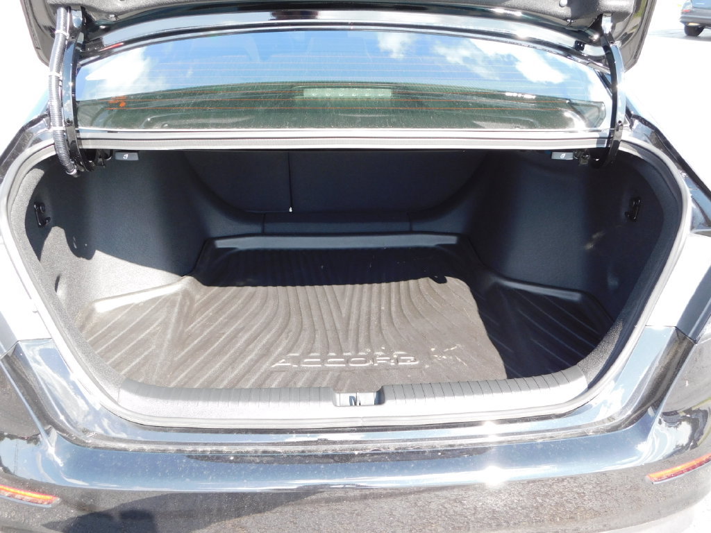 Used 2025 Honda Accord SE image 22