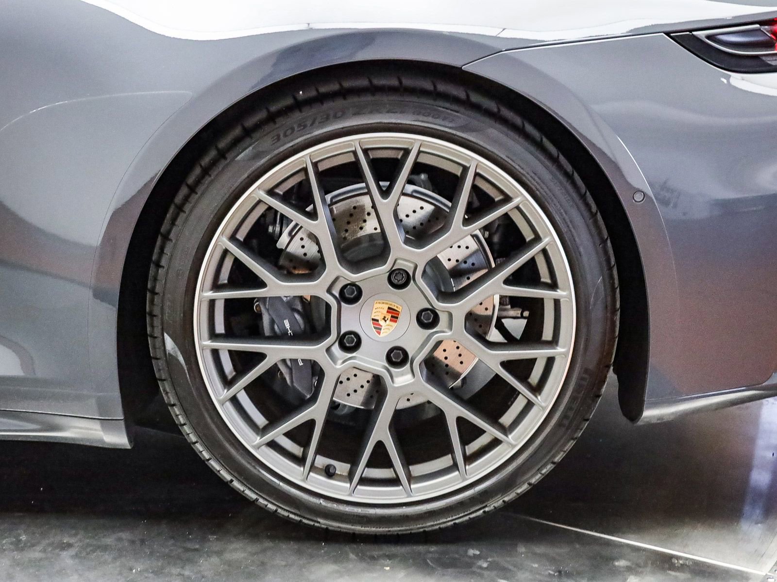 Used 2025 Porsche 911 Carrera image 9