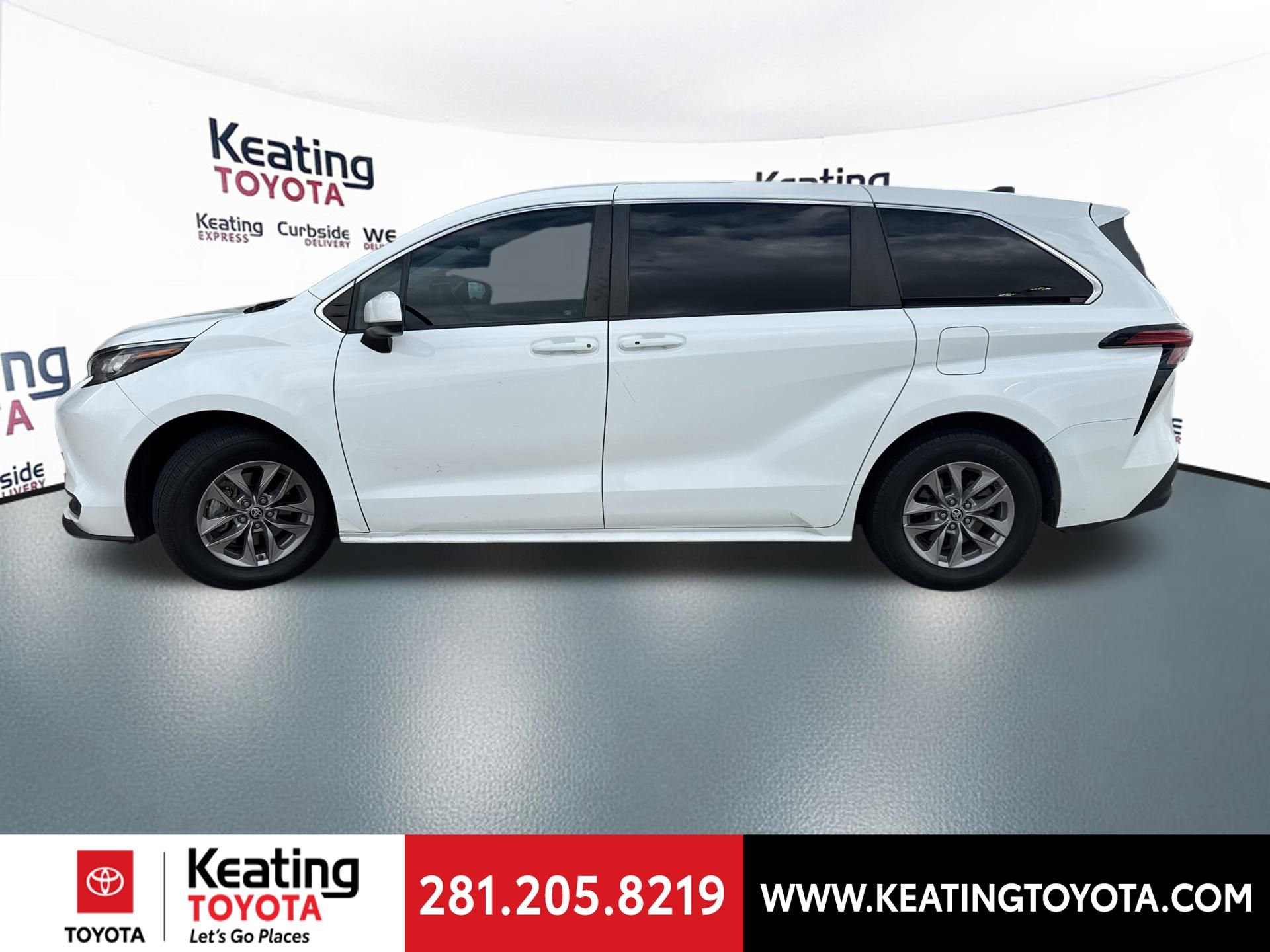 Used 2022 Toyota Sienna LE image 4