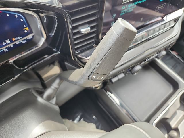 Used 2024 Chevrolet Silverado 2500 ZR2 w/ Technology Package image 15