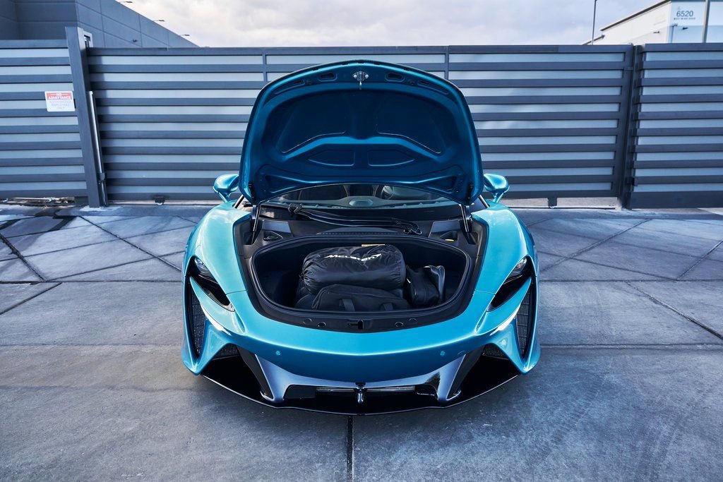 Used 2025 McLaren Artura Spider image 18