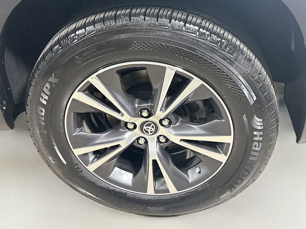 Certified 2019 Toyota Highlander LE image 30