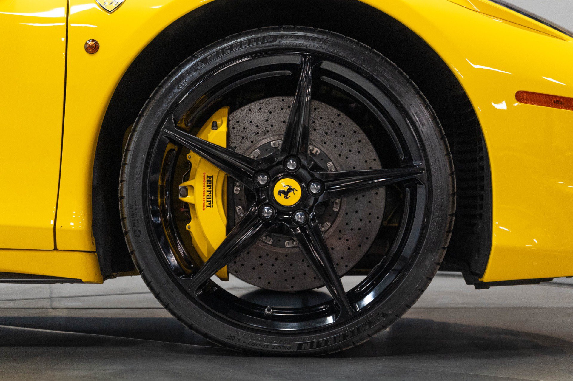 Used 2010 Ferrari 458 Italia Coupe RWD image 26
