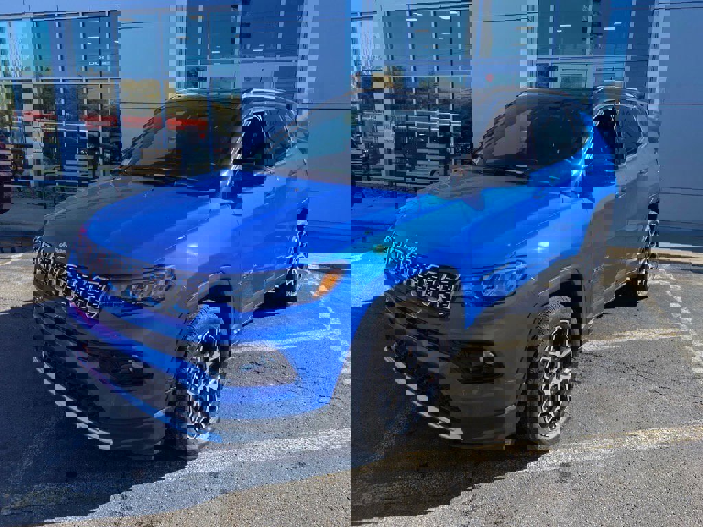 Used 2025 Jeep Compass Limited image 1