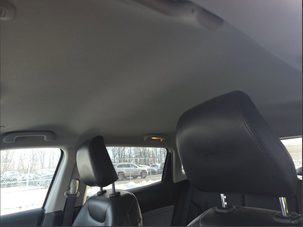 Used 2022 Jeep Compass Latitude image 10