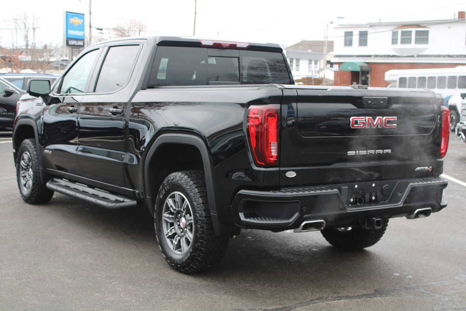 Certified 2024 GMC Sierra 1500 AT4 w/ Technology Package image 5