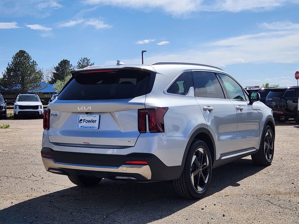 Certified 2025 Kia Sorento EX w/ EX Panoramic Sunroof Package FWD image 3