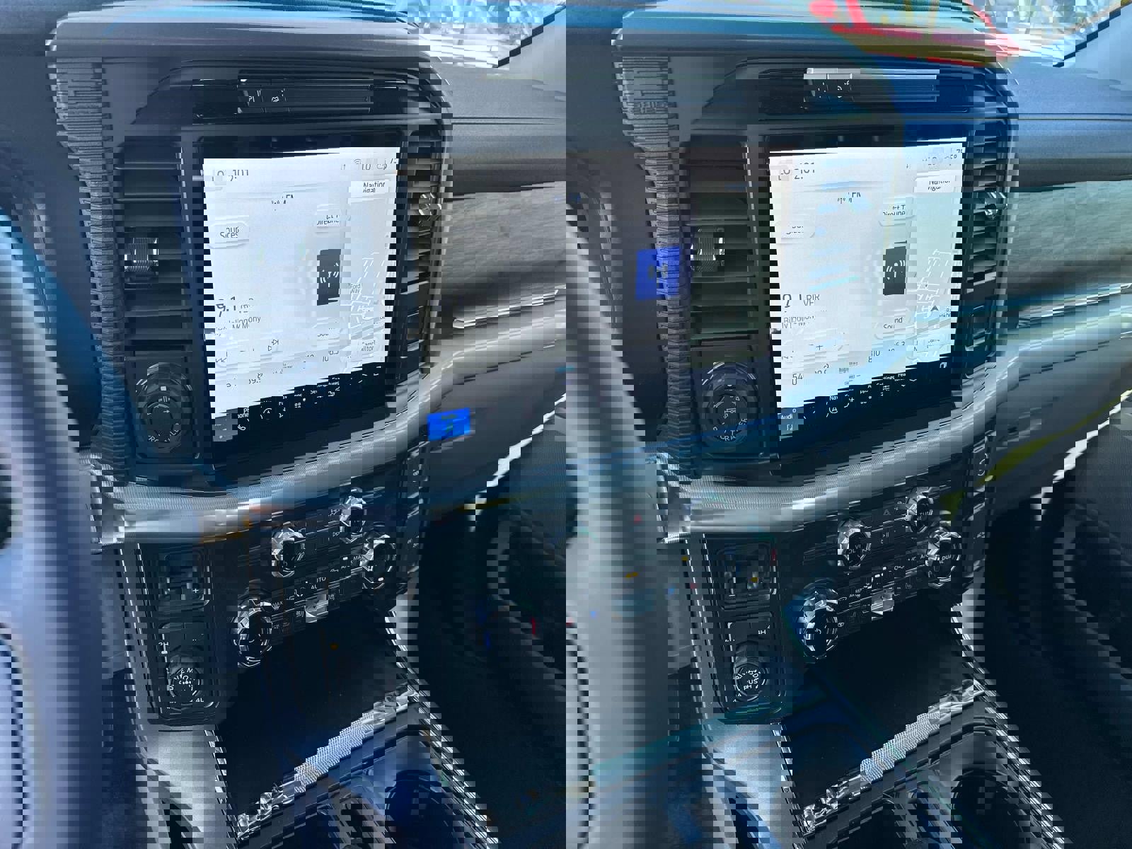 New 2025 Ford F150 Lariat w/ Equipment Group 502A High image 60