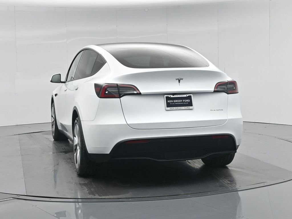 Used 2024 Tesla Model Y Long Range image 25