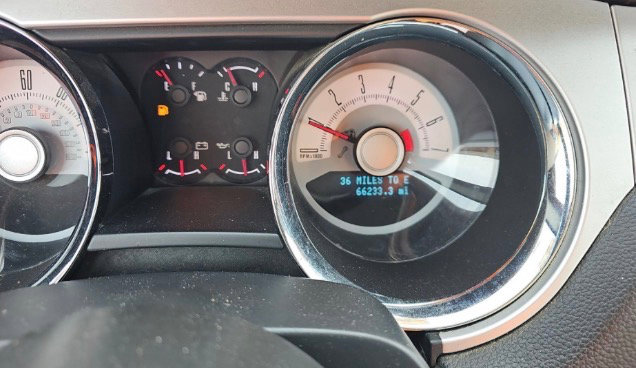 Used 2010 Ford Mustang Premium image 4