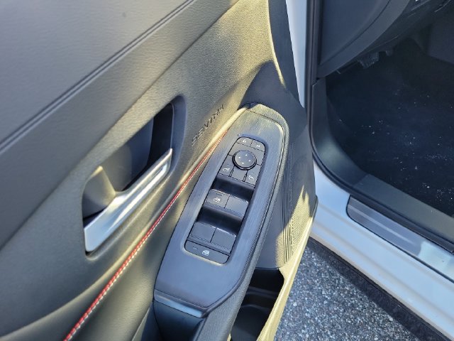 New 2027 Nissan Sentra SR w/ Floor Mat Package FWD image 14