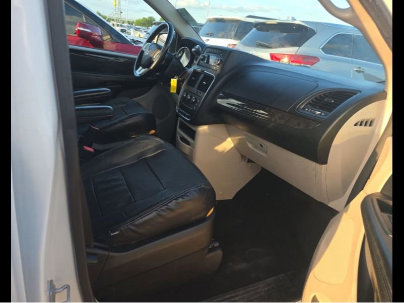 Used 2015 Dodge Grand Caravan American Value Package w/ UConnect Hands-Free Group image 15