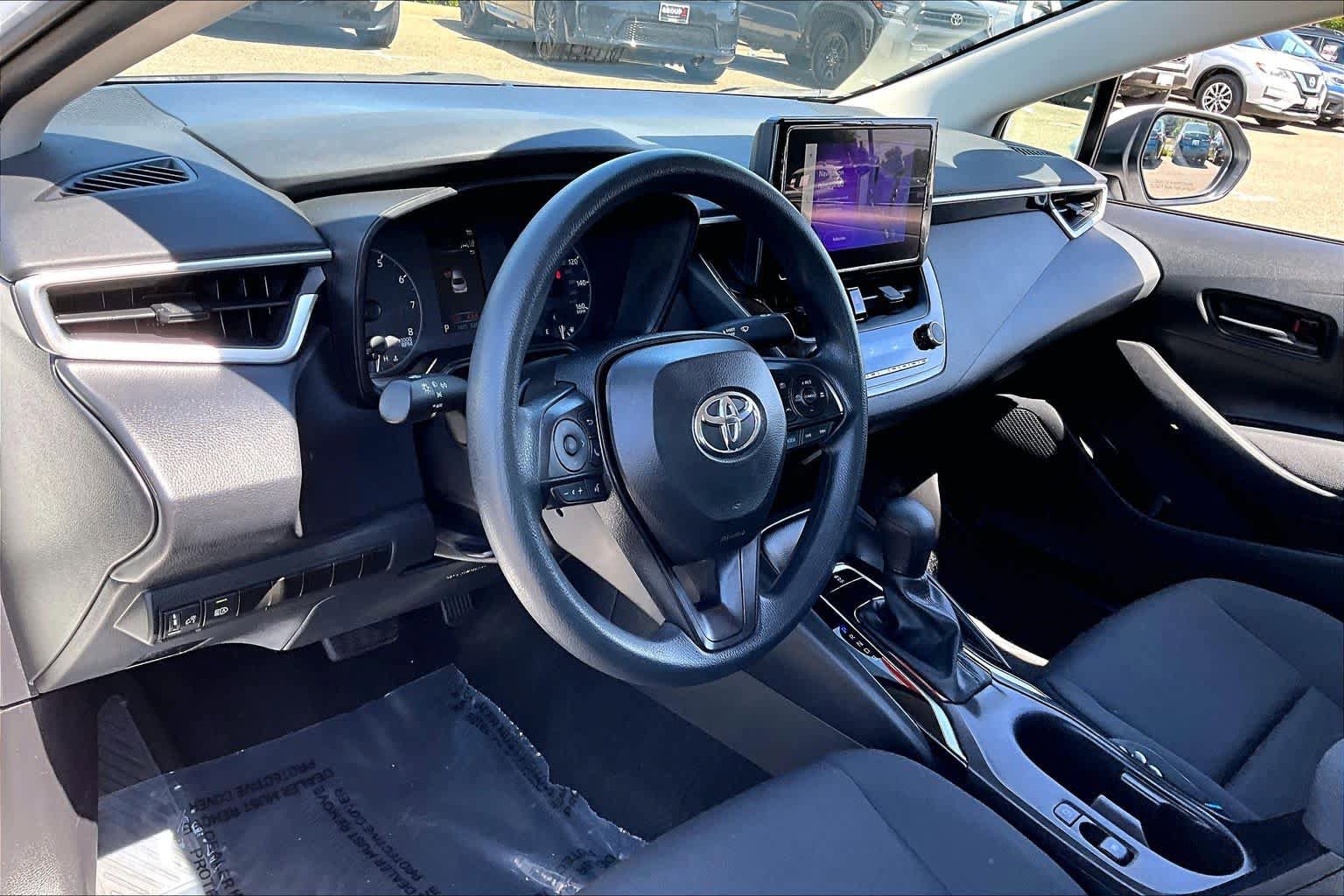 Used 2024 Toyota Corolla LE FWD image 17