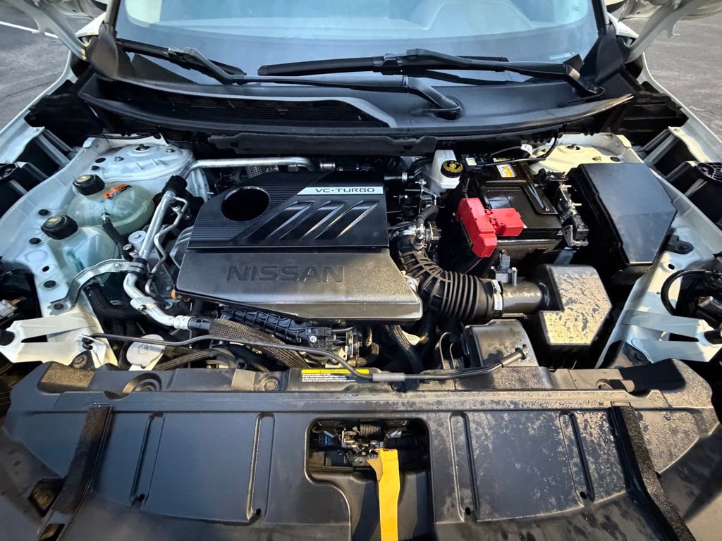 Used 2023 Nissan Rogue SV image 40