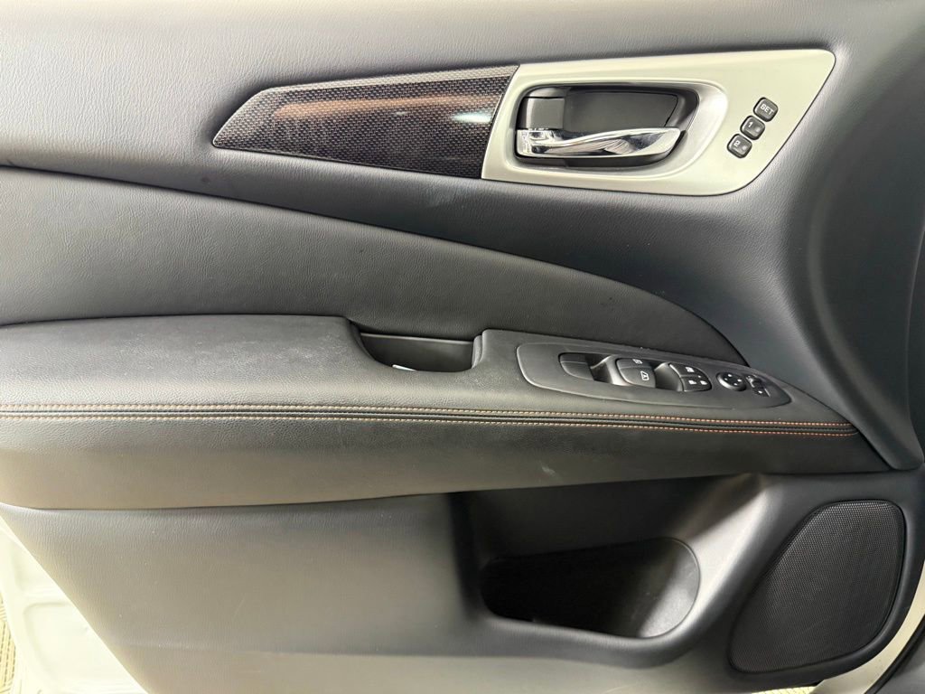 Used 2019 Nissan Pathfinder SL FWD image 30