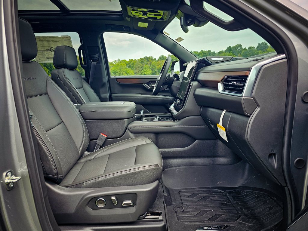 New 2026 GMC Yukon Denali w/ Sun & Power Step Package AWD/4WD image 51
