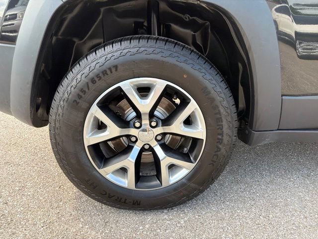 Used 2014 Jeep Cherokee Trailhawk w/ Comfort/Convenience Group AWD/4WD image 32