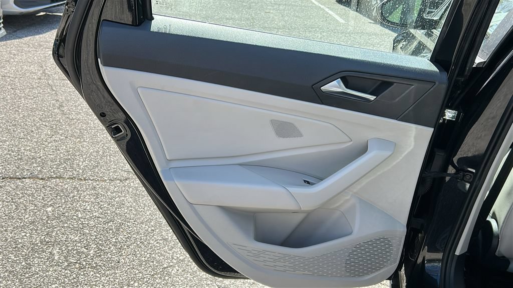 Used 2023 Volkswagen Jetta SE w/ Panoramic Sunroof Package FWD image 22