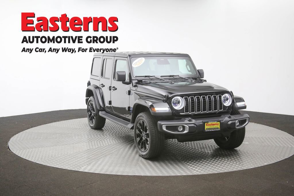 Used 2025 Jeep Wrangler Unlimited Sahara AWD/4WD image 46