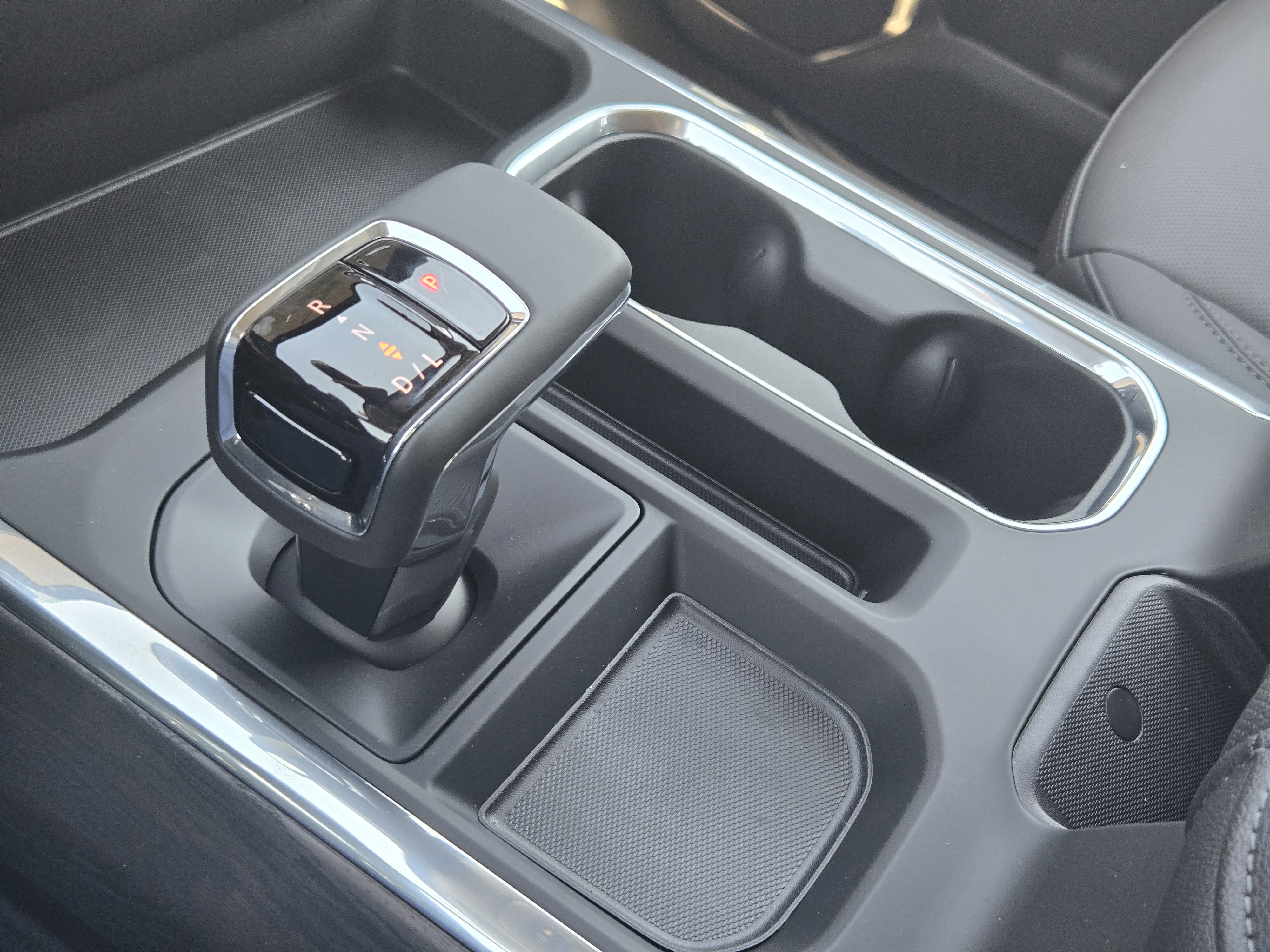 New 2026 GMC Sierra 1500 SLT image 16