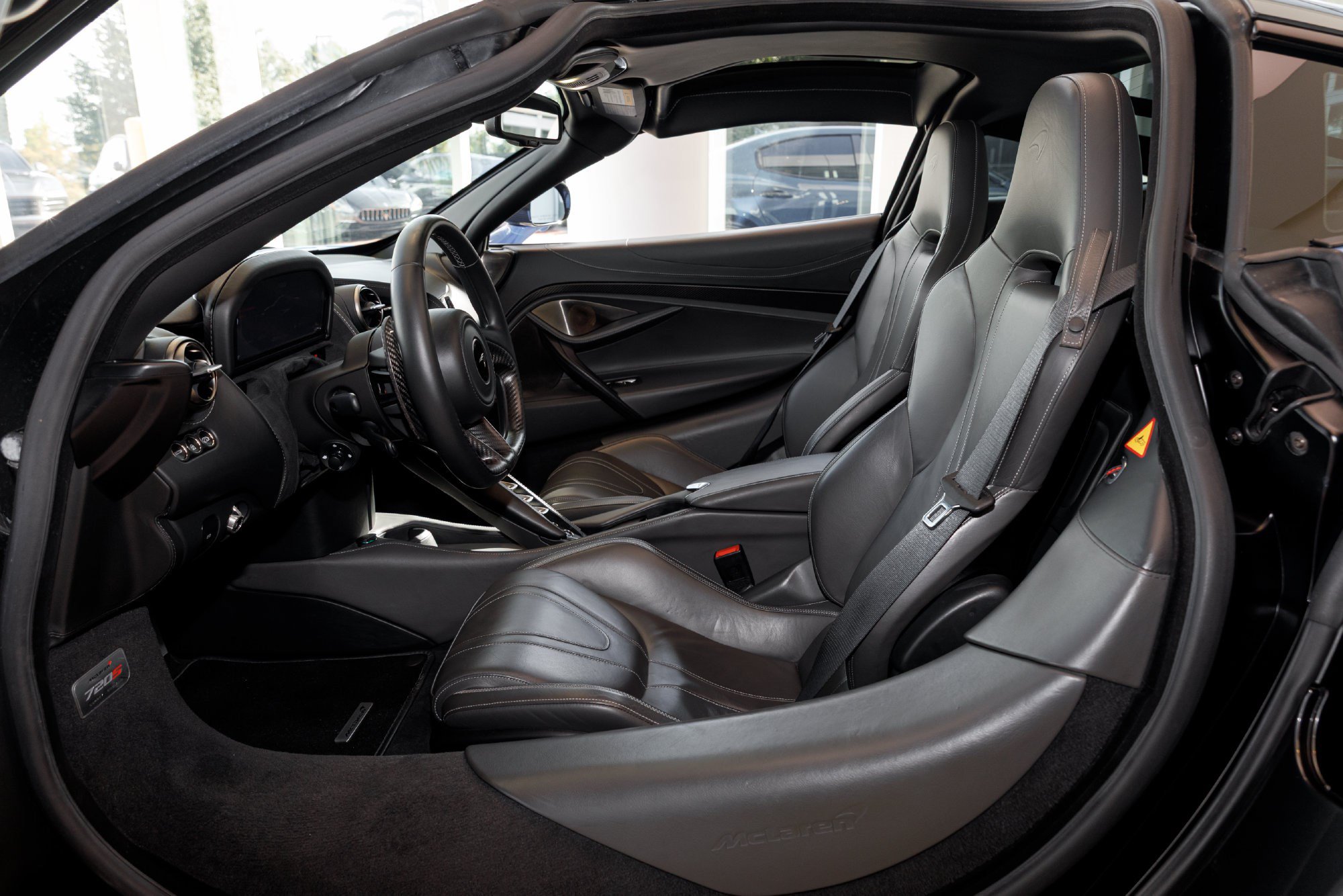 Used 2019 McLaren 720S Luxury RWD image 23