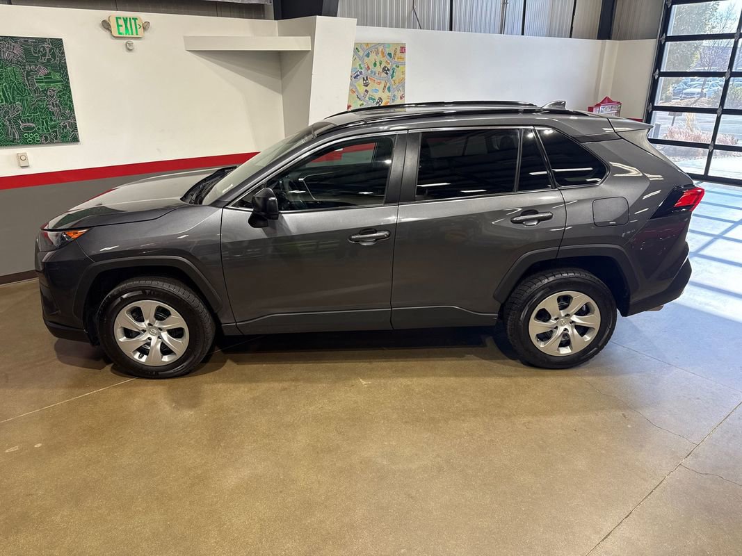 Used 2021 Toyota RAV4 LE AWD/4WD image 45
