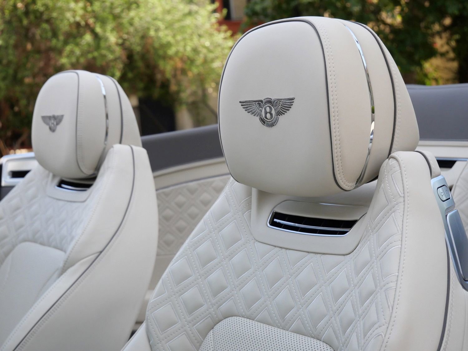 Used 2023 Bentley Continental GT Azure AWD/4WD image 19
