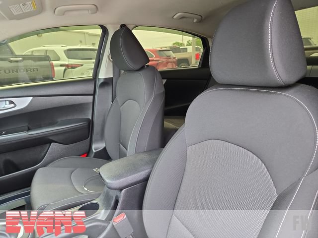 Used 2024 Kia Forte LXS FWD image 17