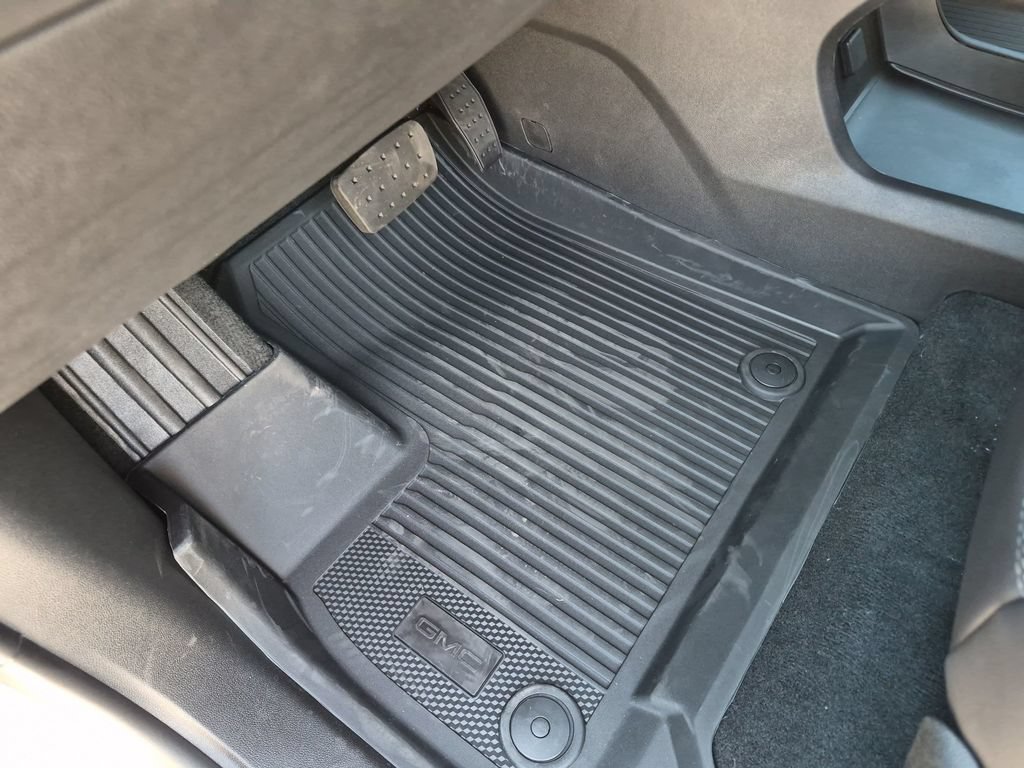 New 2027 GMC Acadia Denali w/ LPO, Floor Liner Package FWD image 20
