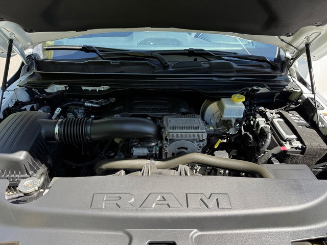Used 2023 RAM 1500 Laramie AWD/4WD image 10