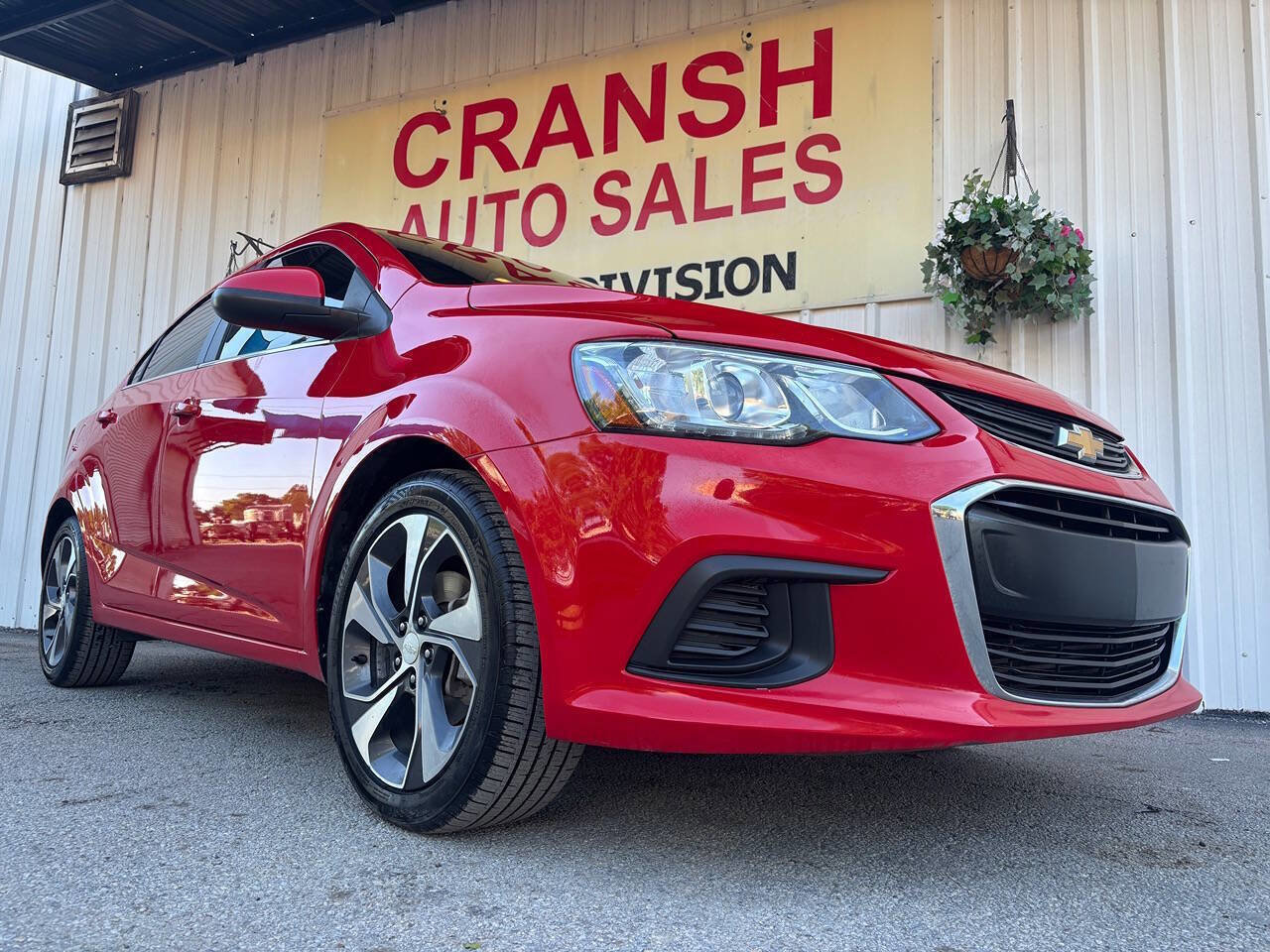 Used 2020 Chevrolet Sonic Premier FWD image 1