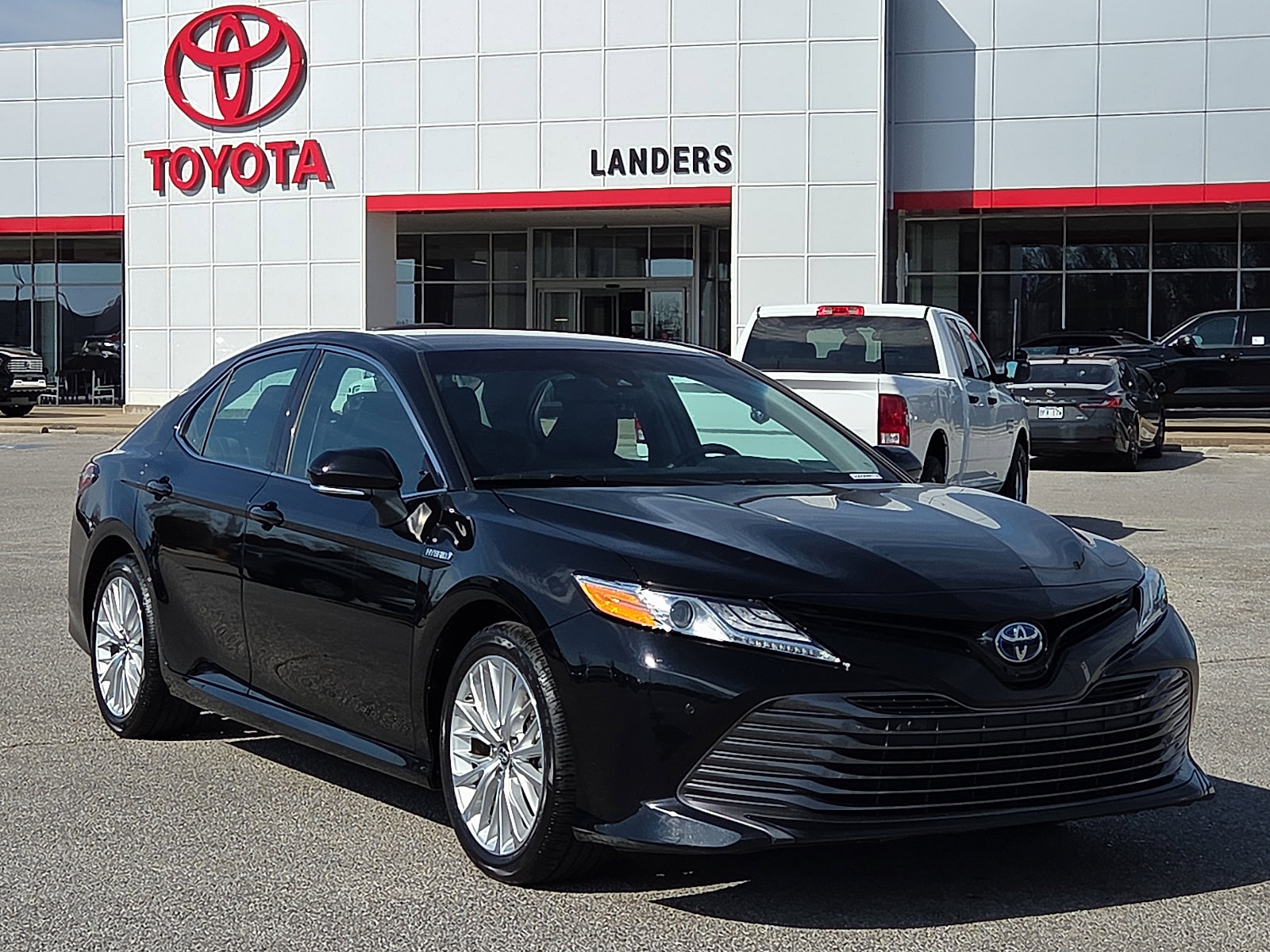 Used 2018 Toyota Camry XLE
