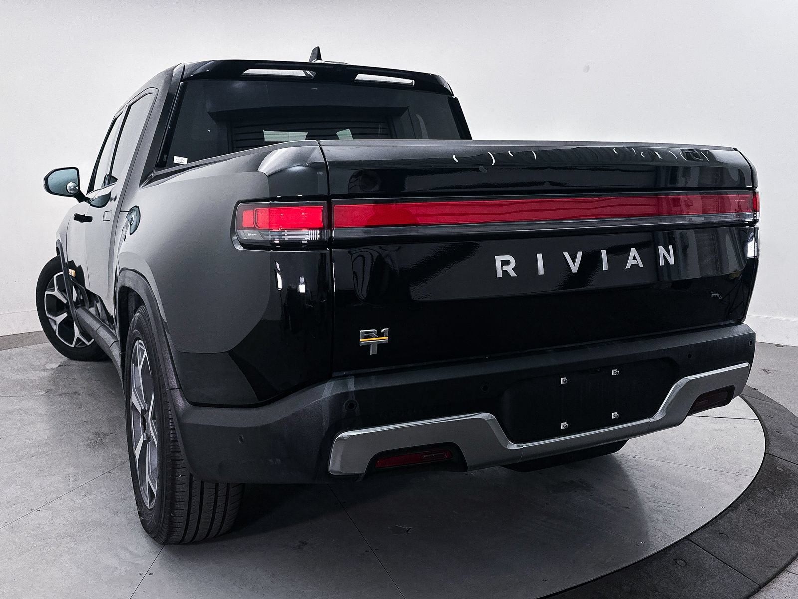 Used 2022 Rivian R1T Adventure AWD/4WD image 10