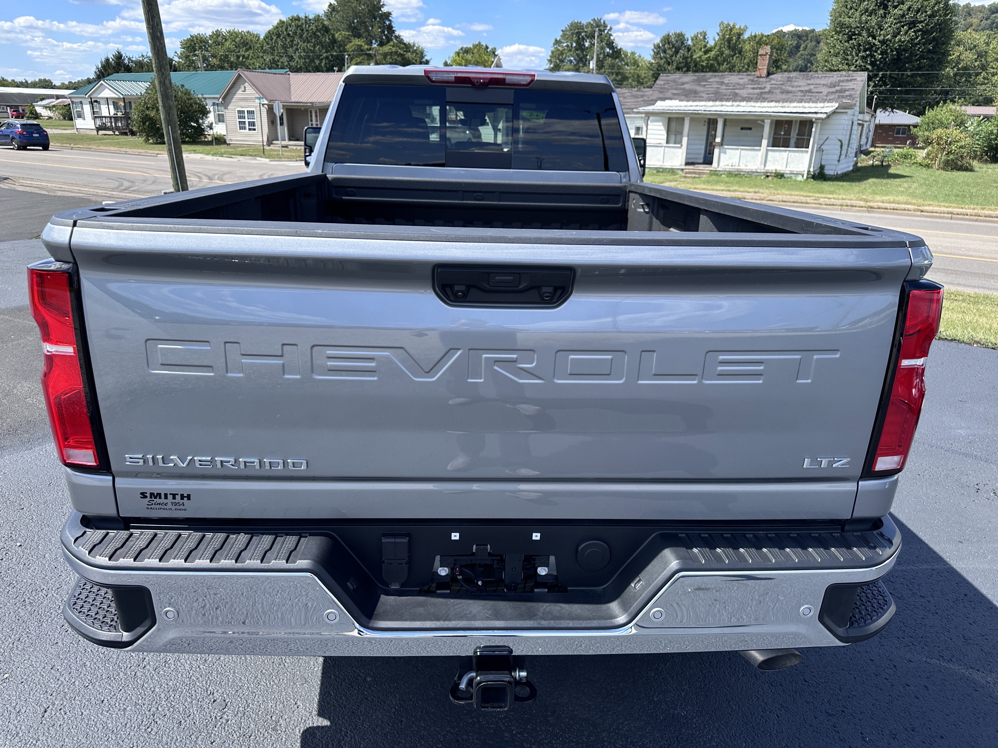 Used 2025 Chevrolet Silverado 2500 LTZ w/ LTZ Premium Package image 7