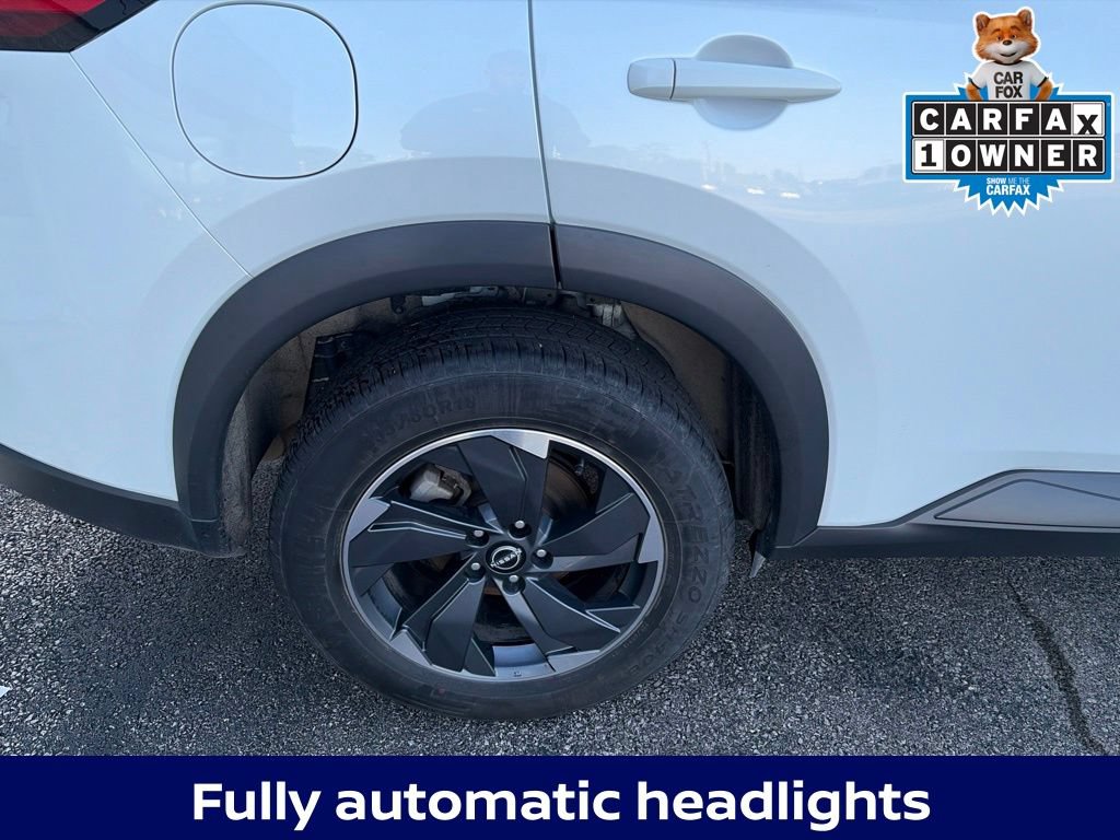 Used 2024 Nissan Rogue SV FWD image 14