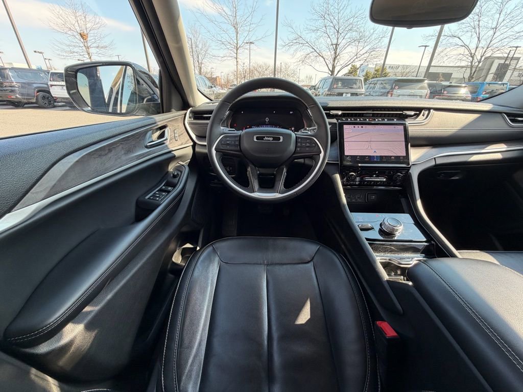 Used 2023 Jeep Grand Cherokee Limited image 18