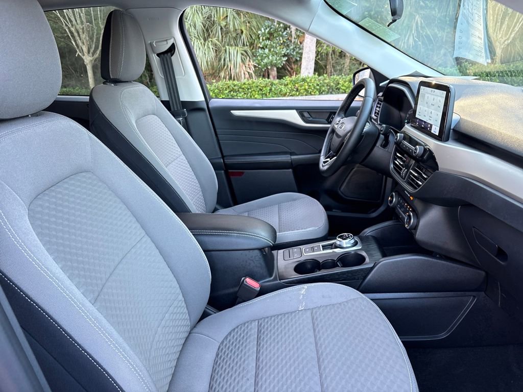 Certified 2022 Ford Escape SE w/ Cold Weather Package image 27